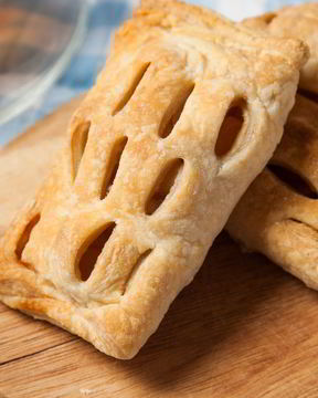 Слойки с яблоками