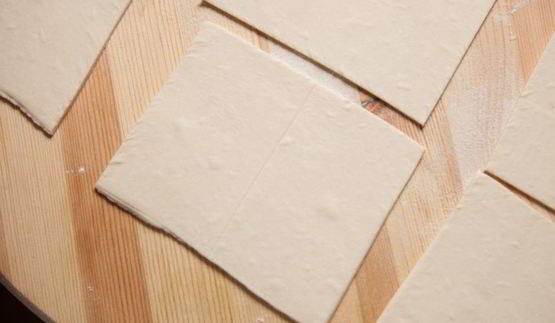 слойки с яблоками