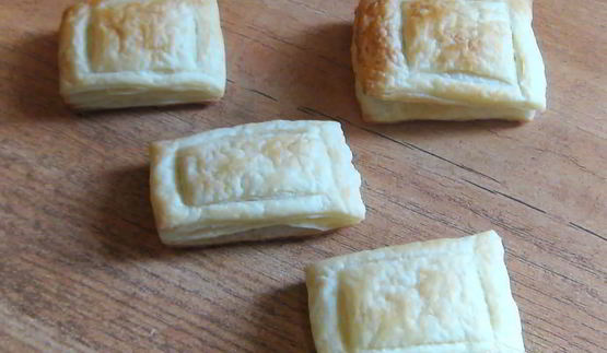 слойки со свекольной начинкой и селедкой