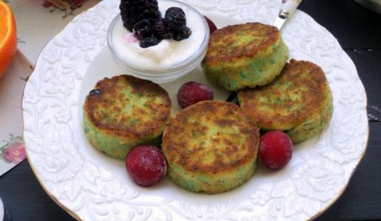 кокосовые сырники в панировочных сухарях