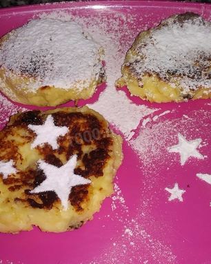 Сырники из творога с изюмом