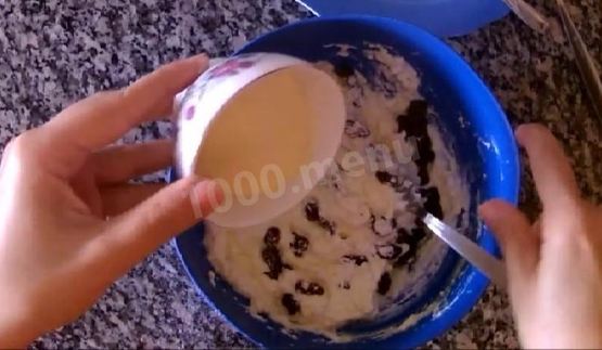 сырники из творога с изюмом