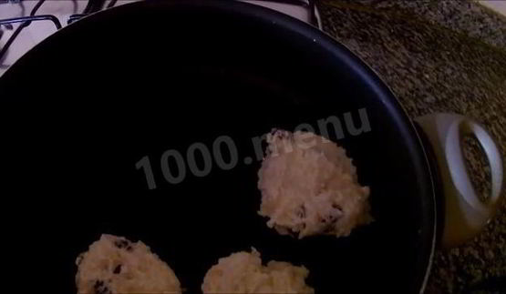 сырники из творога с изюмом