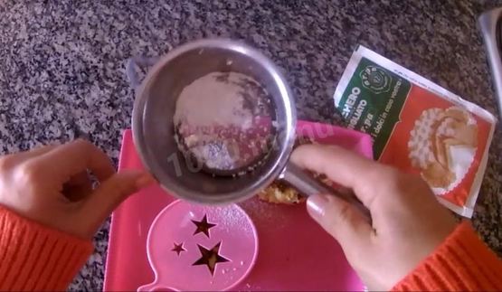 сырники из творога с изюмом