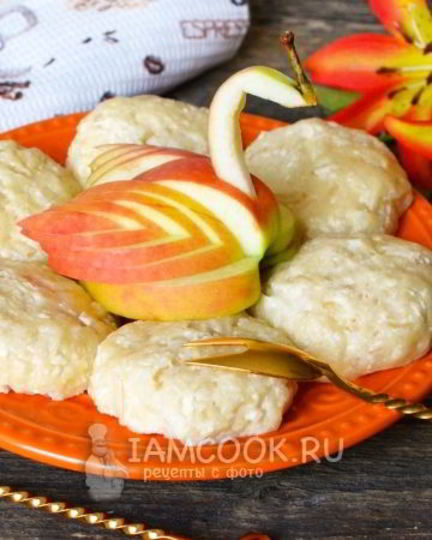 Рецепт сырников на пару с яблоком