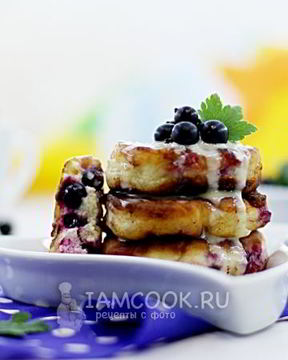 Сырники с черной смородиной