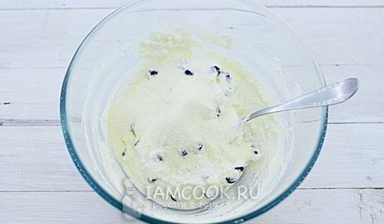 сырники с черной смородиной