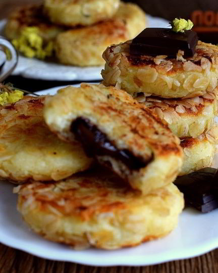 Рецепт сырников с шоколадной начинкой