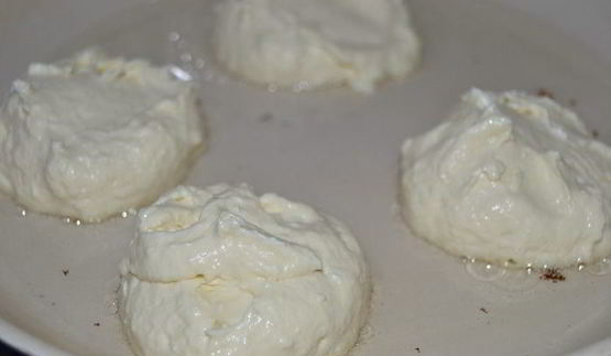 сырники, тушенные в сладкой сметане