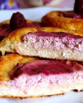 Сырники в духовке с ягодной начинкой