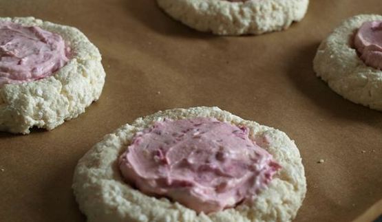 сырники в духовке с ягодной начинкой