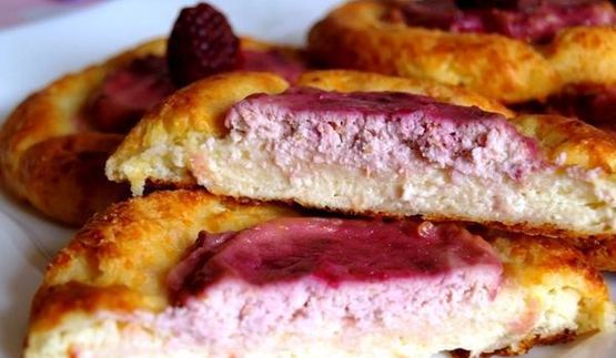 сырники в духовке с ягодной начинкой