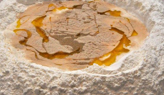 домашние соус и тесто для пиццы