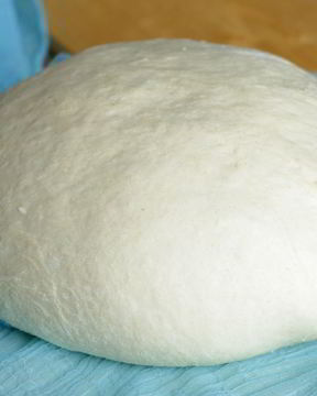 Дрожжевое тесто для пиццы на воде