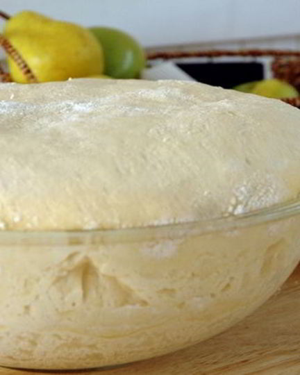 Рецепт сдобного дрожжевого теста для плюшек