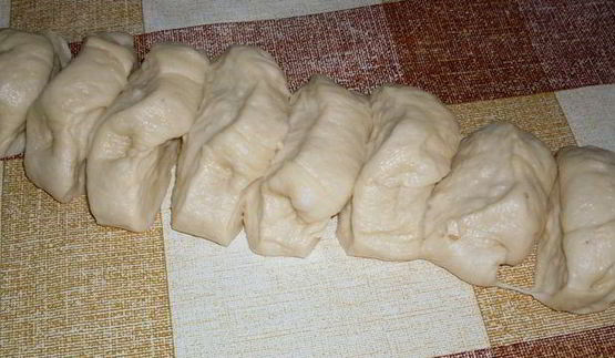 сдобное дрожжевое тесто и булочки