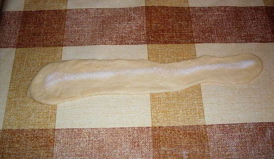 сдобное дрожжевое тесто и булочки