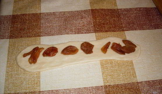 сдобное дрожжевое тесто и булочки