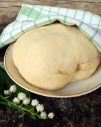 Сдобное тесто на кефире для булочек