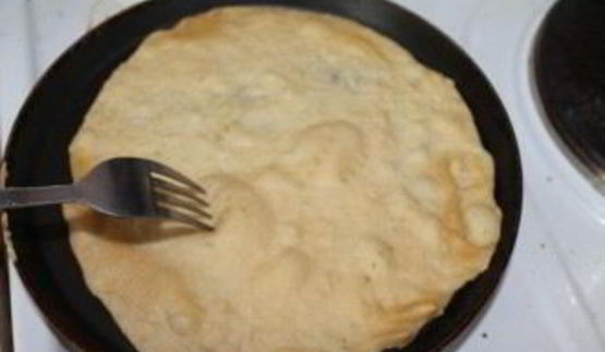 слоеное тесто на сковороде