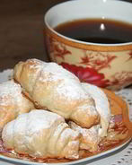 Слоеное тесто со сгущенкой