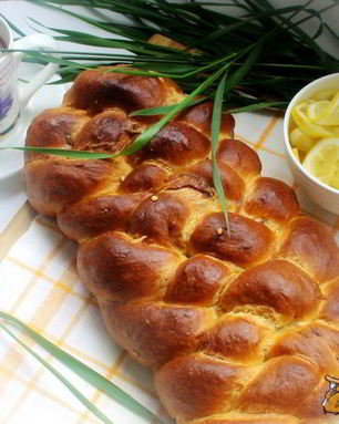 Сырная косичка из дрожжевого теста