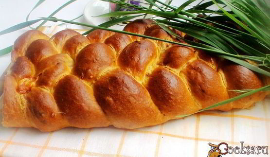 сырная косичка из дрожжевого теста