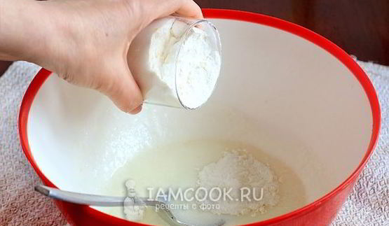 тесто для пирогов на кефире без дрожжей