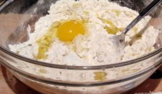 тонкое тесто для пиццы без дрожжей