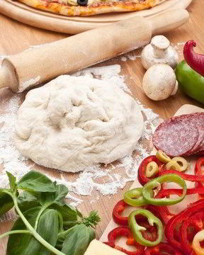 Тонкое тесто для пиццы