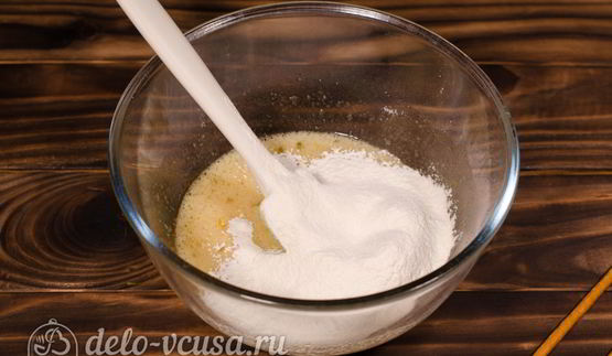 бисквитные розочки на соломке