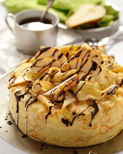 Рецепт блинного торта соната с орехами, грушами и шоколадом