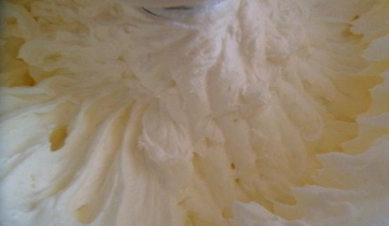 чеpнично-клубничный торт из печенья