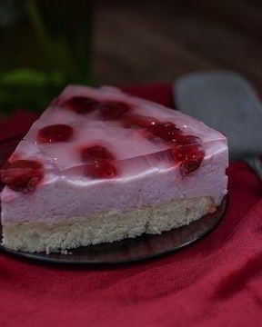 Йогуртовый торт с вишней