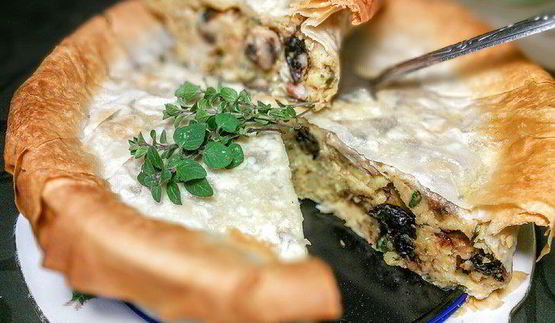 картофельно-грибной торт с черносливом