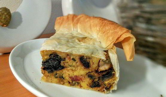 картофельно-грибной торт с черносливом