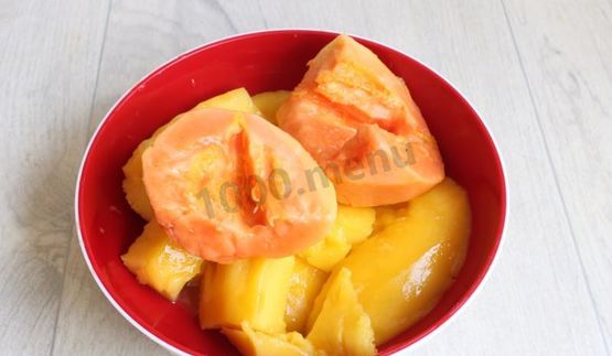 муссовый торт с манго и шоколадом