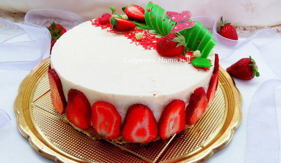 мятный торт с клубникой