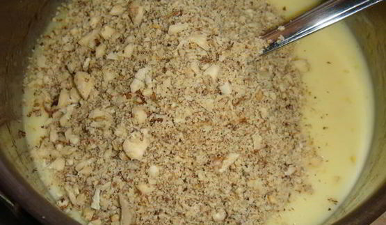 шоколадно-лимонный вафельный торт с миндалем