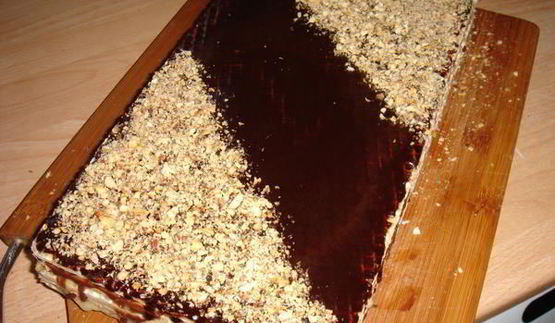 шоколадно-лимонный вафельный торт с миндалем