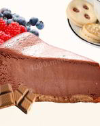 Шоколадный торт из печенья и творога с выпечкой