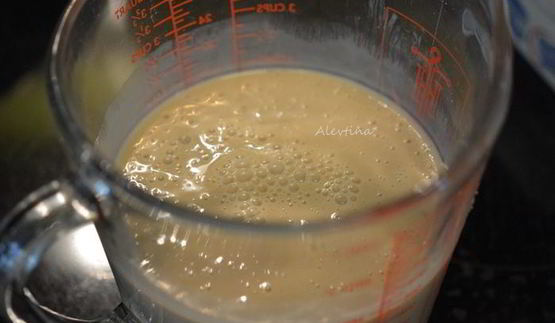 шоколадный торт с клюквой