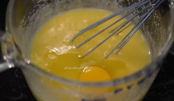 шоколадный торт с клюквой