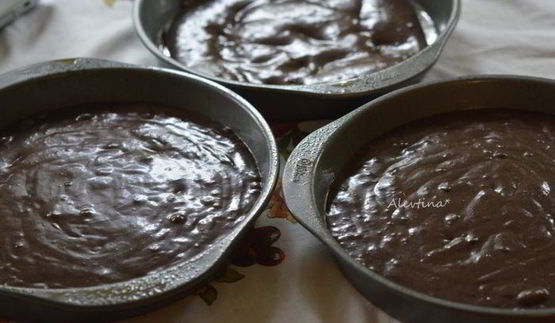 шоколадный торт с клюквой