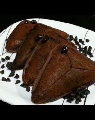 Шоколадные бисквиты в сэндвичнице