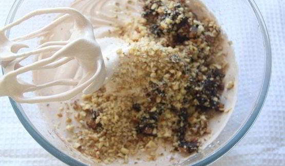 торт безе кофе и чернослив