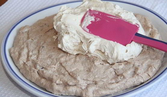 торт безе кофе и чернослив