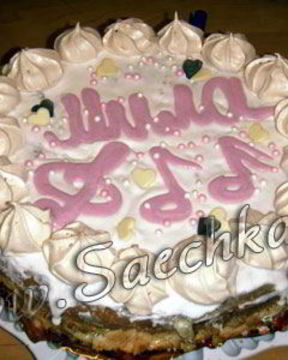 Торт бисквитный с безе