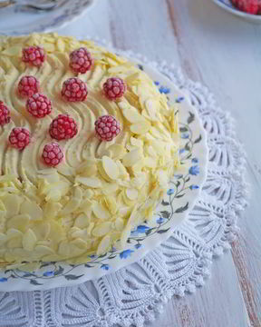 Торт из тыквы с кокосом и миндалем