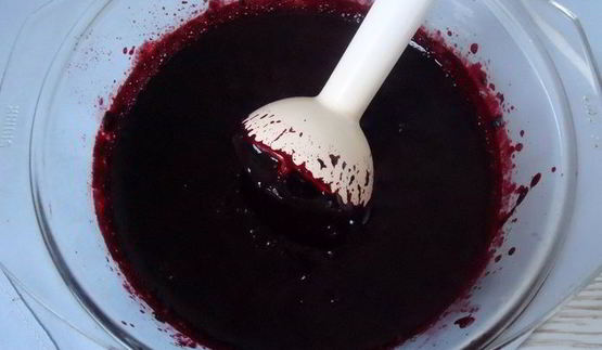 торт медовый с черничным кремом